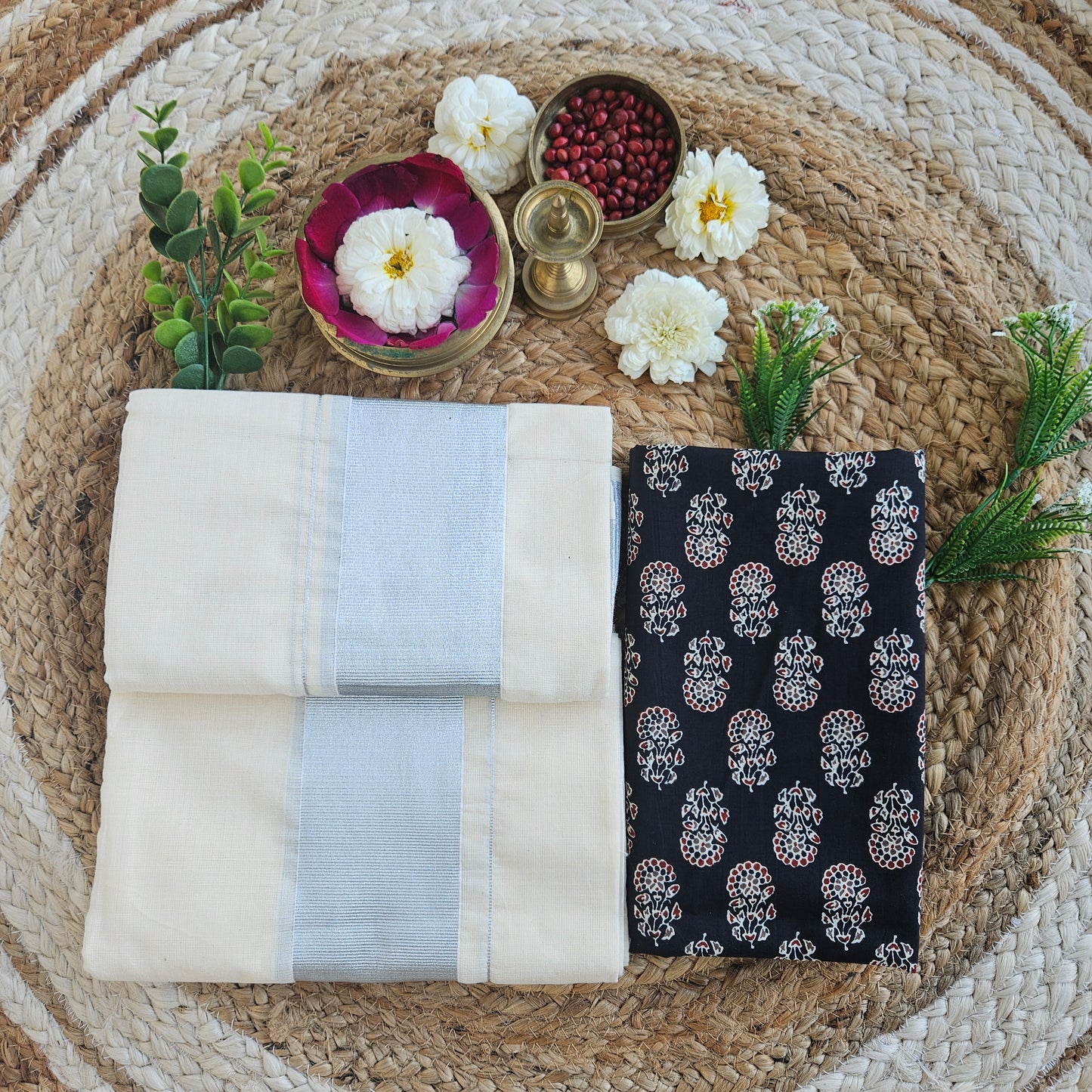 Silver Kasav Set Mundu